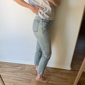EVERLANE
Cheeky Crop 25